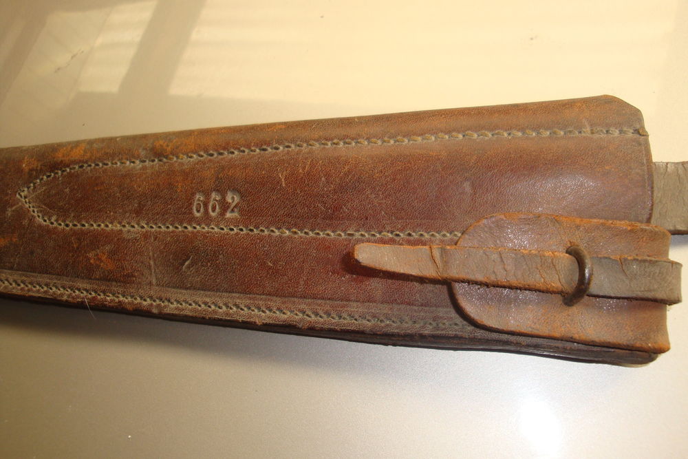 &eacute;tuis de couteau en cuire 