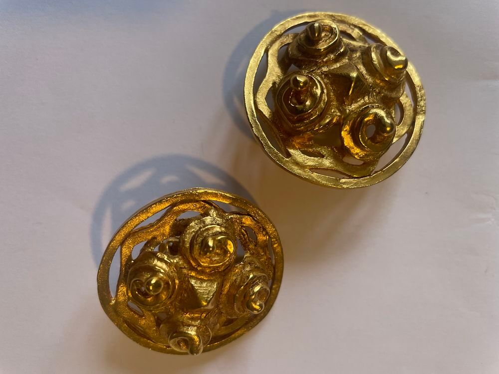 BO Boucles d'Oreilles Ronde dor&eacute;e arabesques LANVIN Bijoux et montres