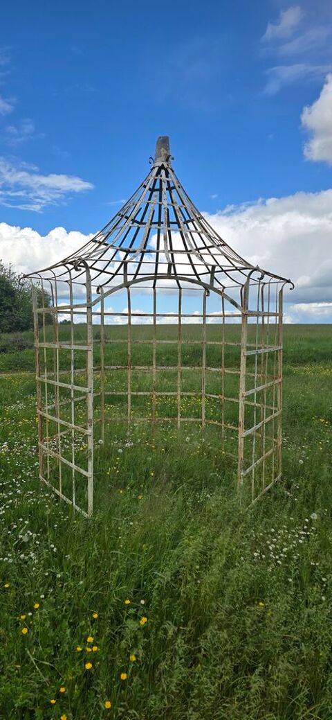 TONNELLE EN FER FORGE HEXAGONALE 350 Eymet (24)