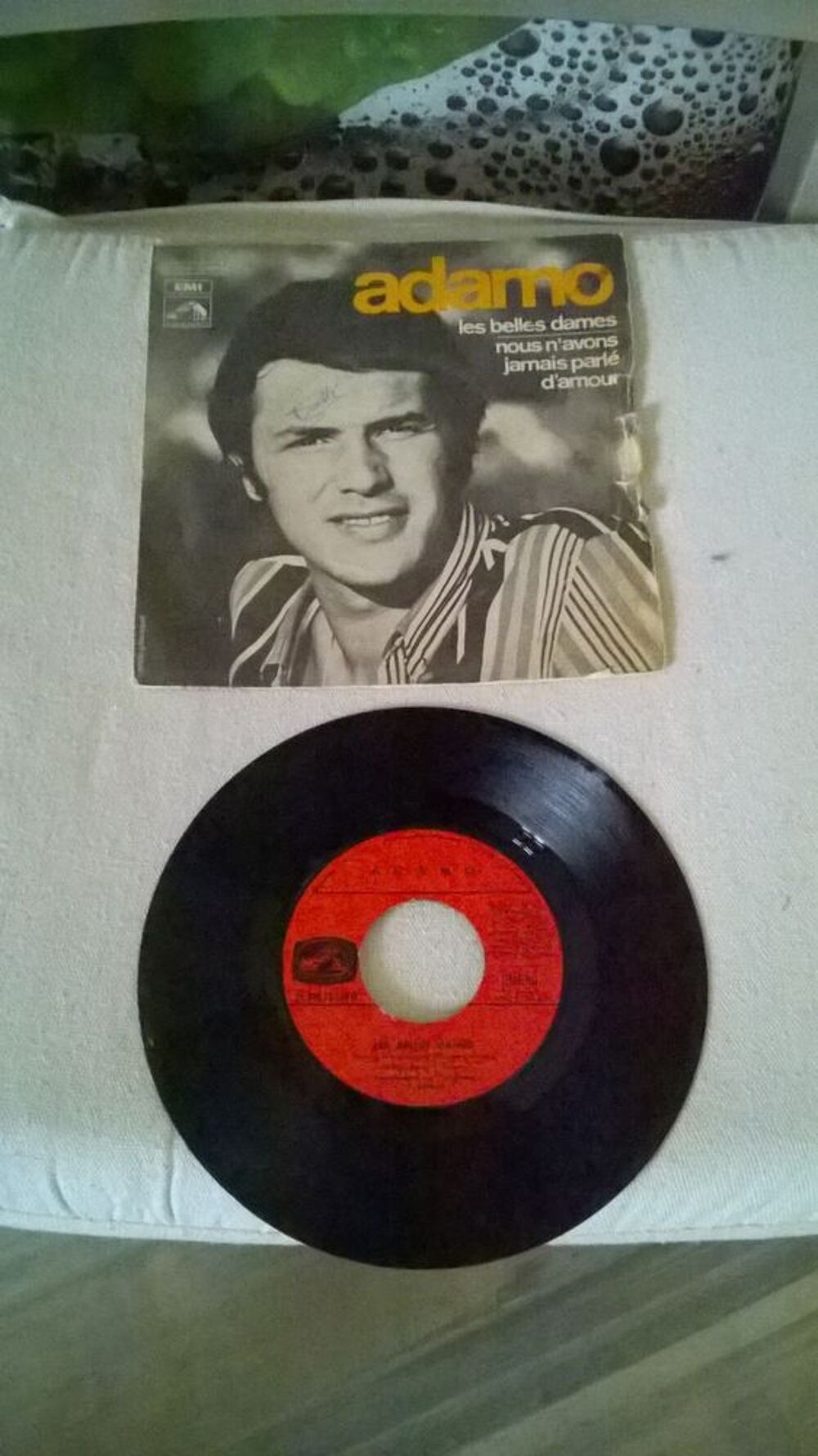 Vinyle 45 T Adamo 
Les Belles Dames 
1970
Etat moyen
Le CD et vinyles