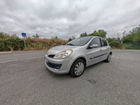 Clio III Clio 1.5 dCi 105 Confort Pack Clim Dynamique 2005 occasion 33750 Beychac-et-Caillau