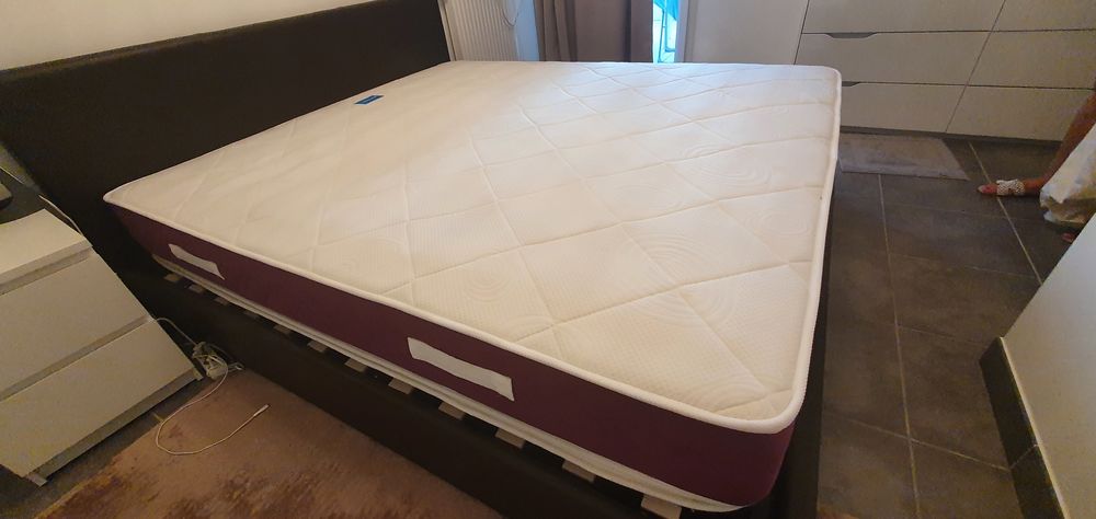 Matelas 180 &times; 200 cm mi-ferme. Meubles