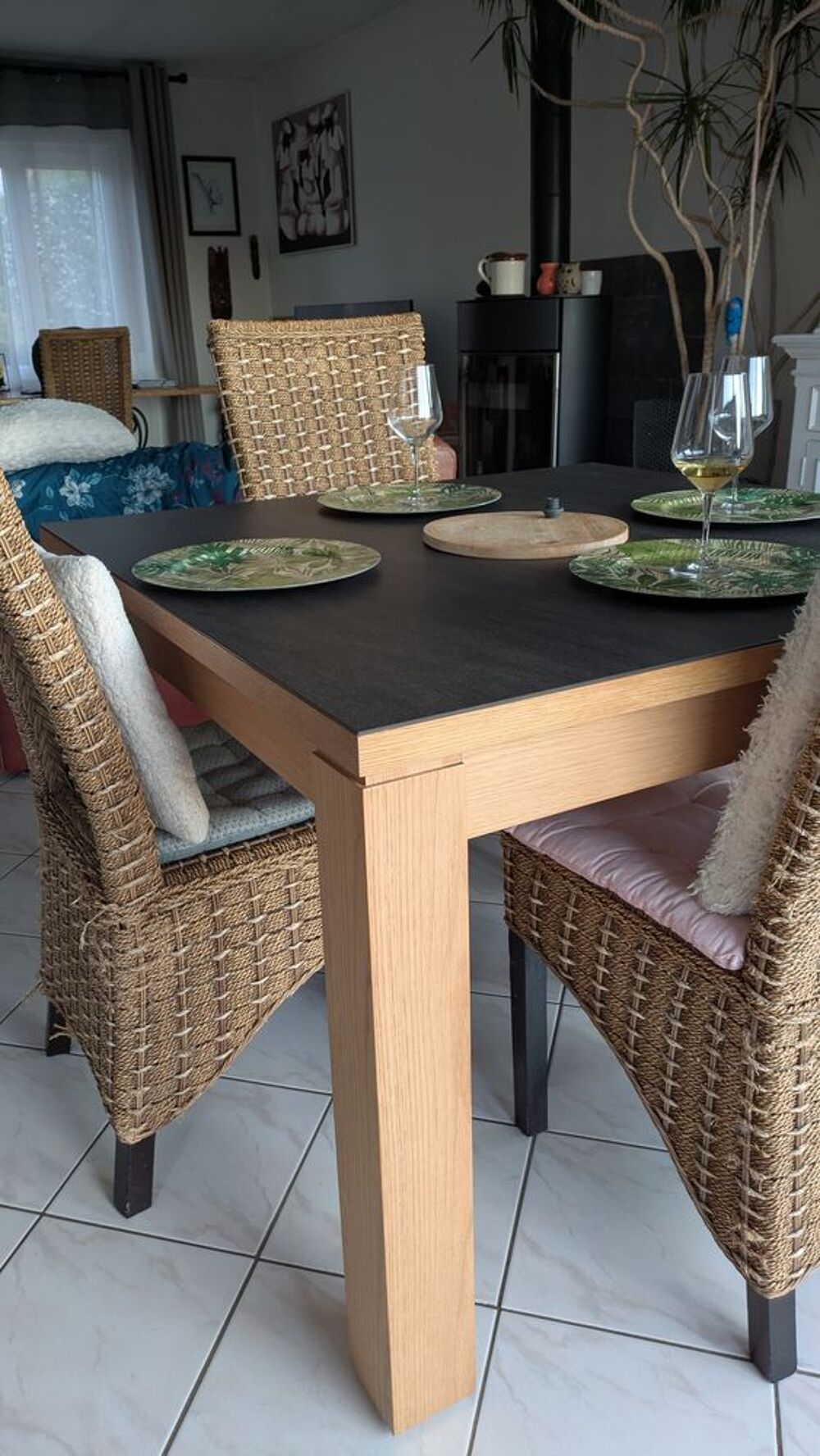 Table haut de gamme 
Meubles