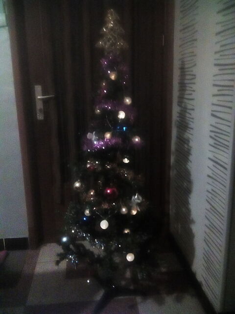 Sapin artificiel + d�co diverses. 15 Flers-en-Escrebieux (59)