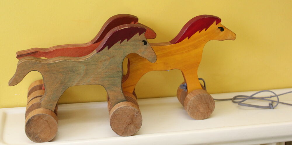 Jeu &agrave; tirer en bois Groupe de 3 chevaux &agrave; roulettes Jeux / jouets