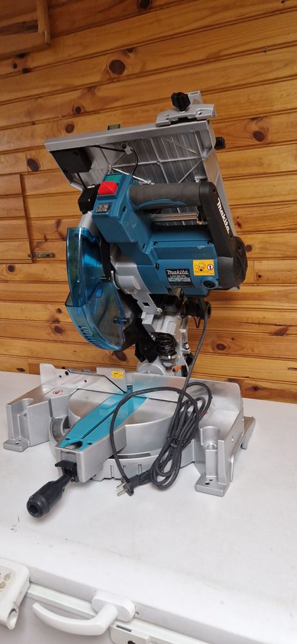 Scie &agrave; onglets MAKITA LH1201FL - NEUVE - Bricolage