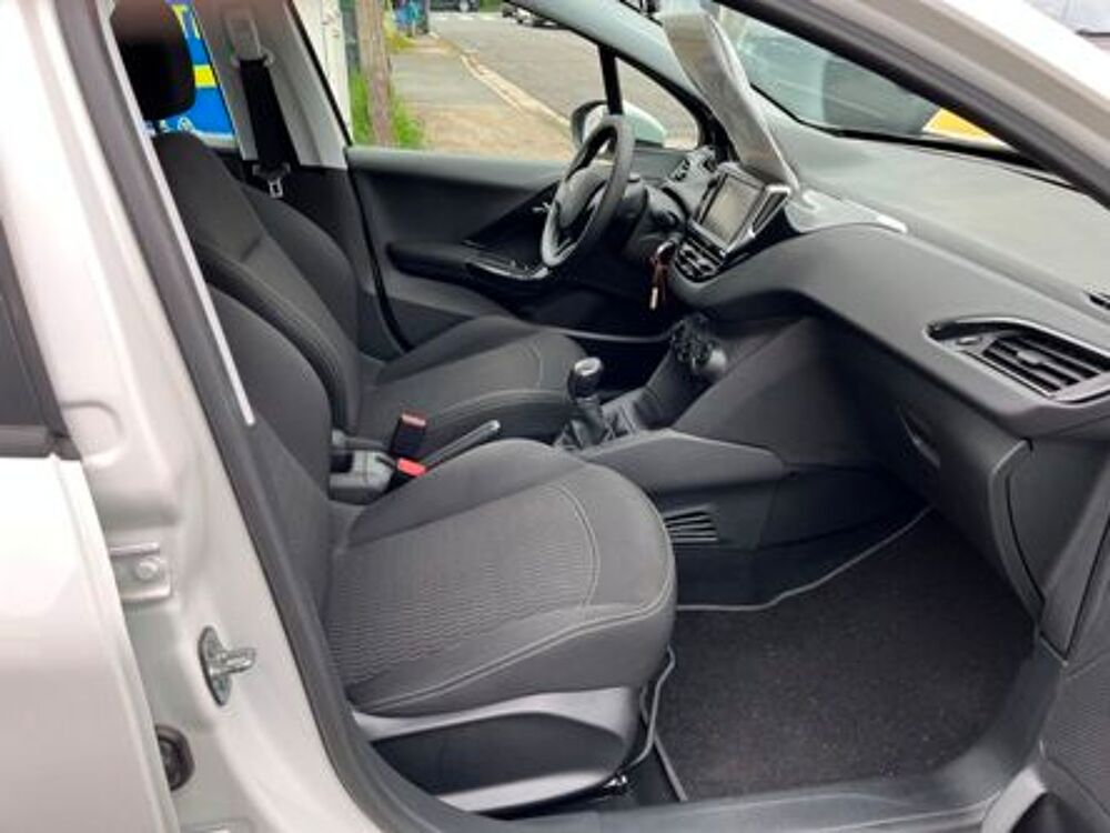208 1.2 VTI / 82CV 2019 occasion 42700 Firminy