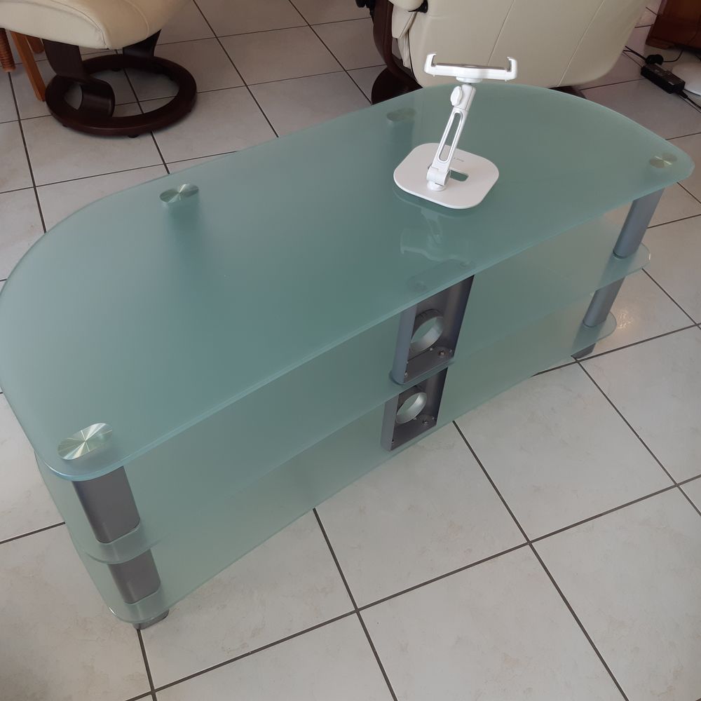 Table TV en verre d&eacute;poli 114 cm Photos/Video/TV