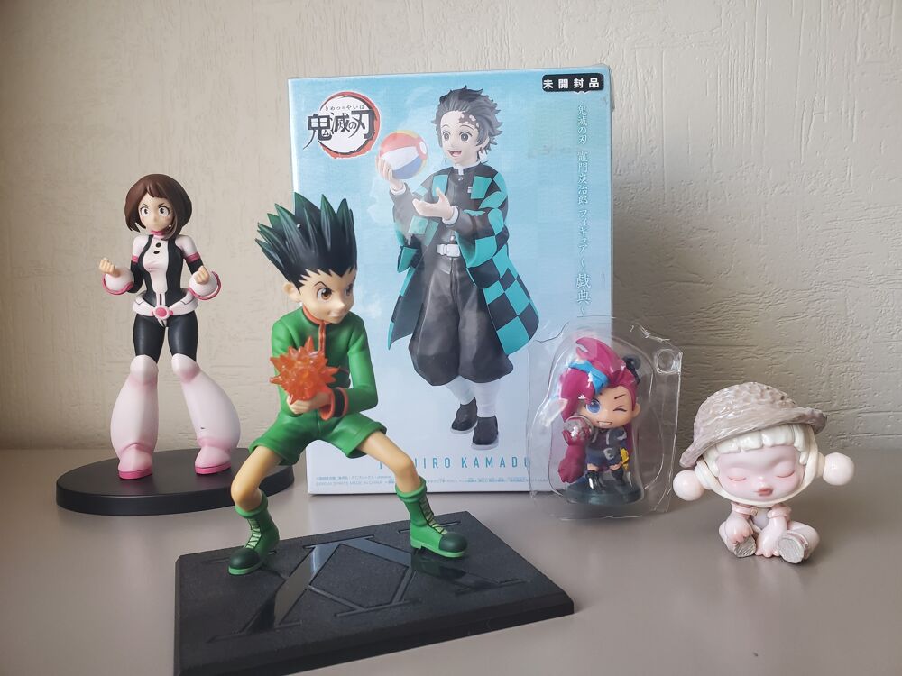 Lot de figurines Manga 