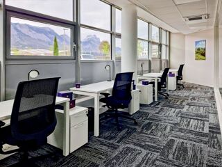   Espace de bureau ouvert pour 15 personnes à Montbonnot Valley Biviers