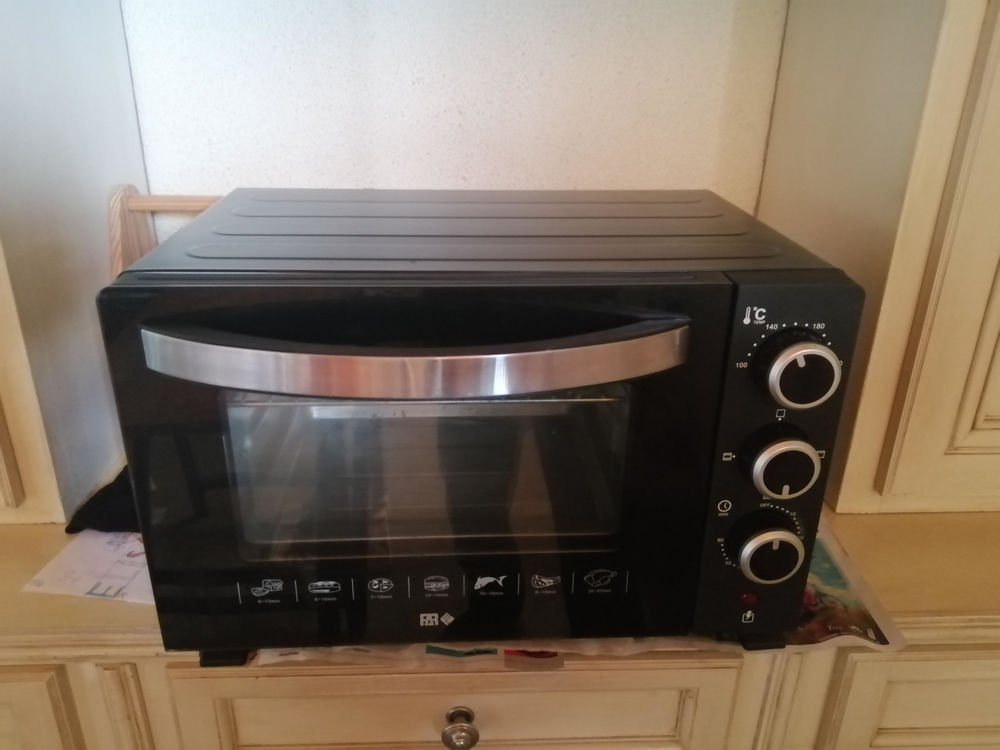 MINI FOUR TRES BON ETAT Cuisine