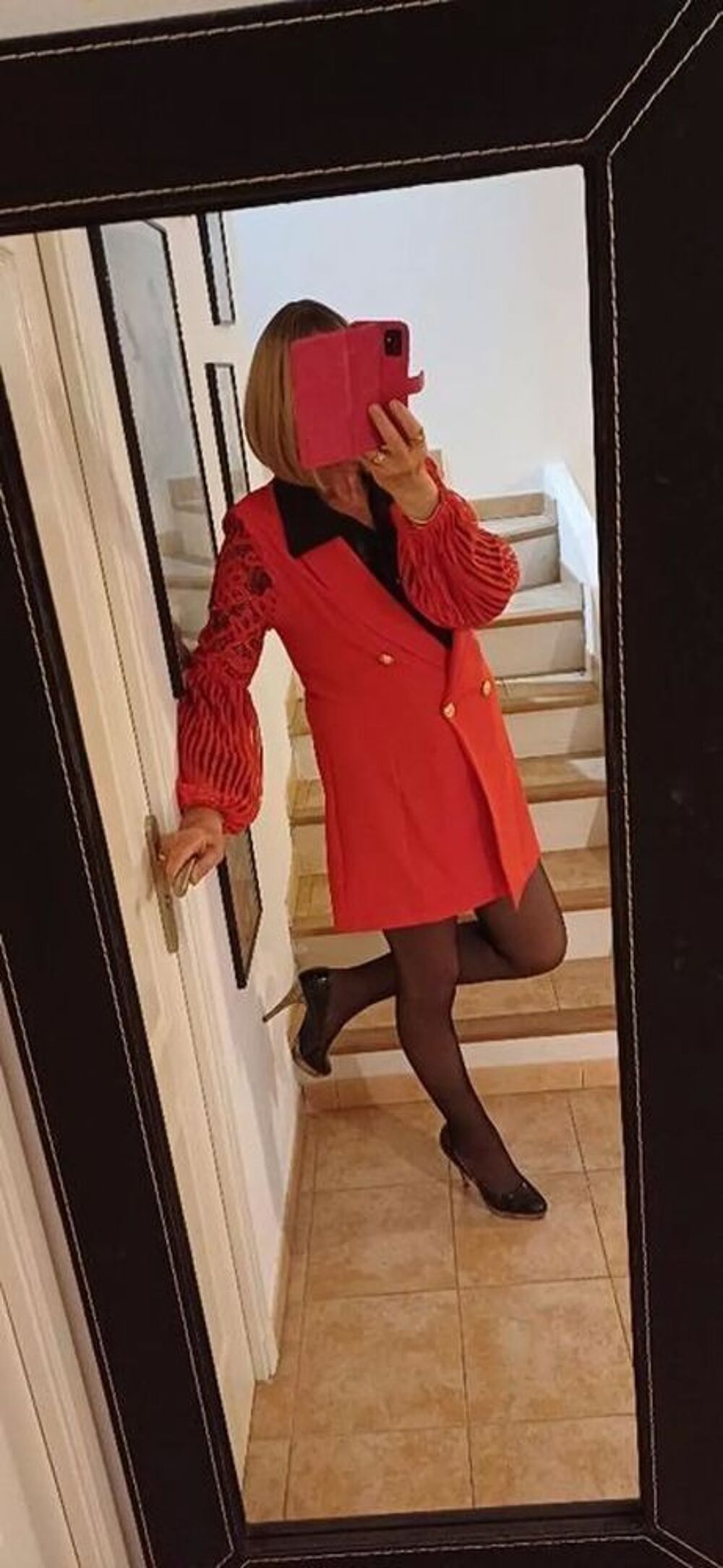 robe crois&eacute;e rouge dentelle neuve 
Vêtements