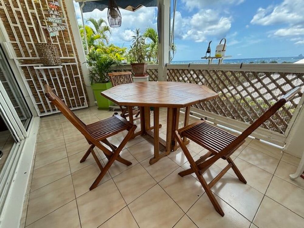Table jardin teck massif repliable et quatre chaises Jardin