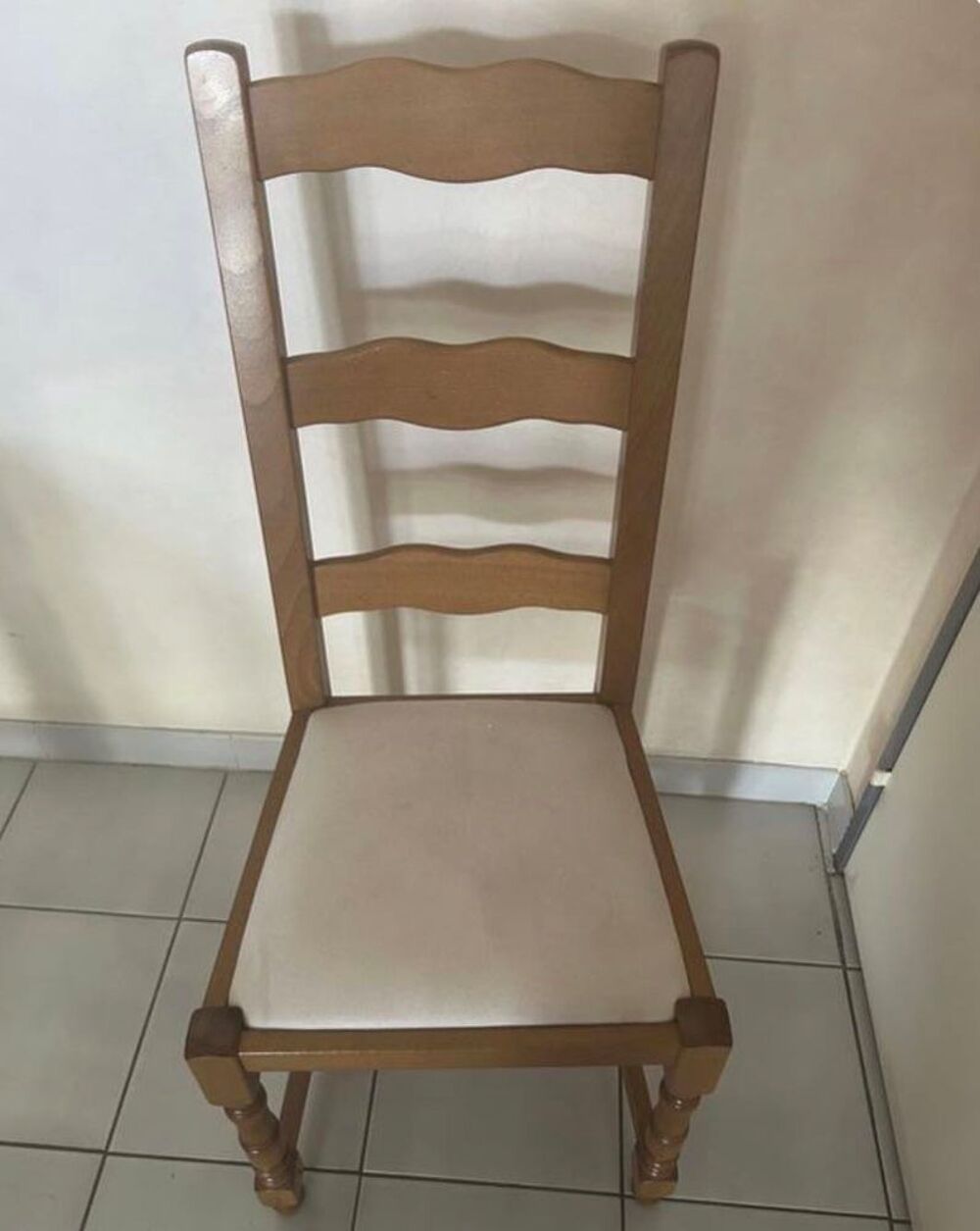Table et 6 chaises Meubles