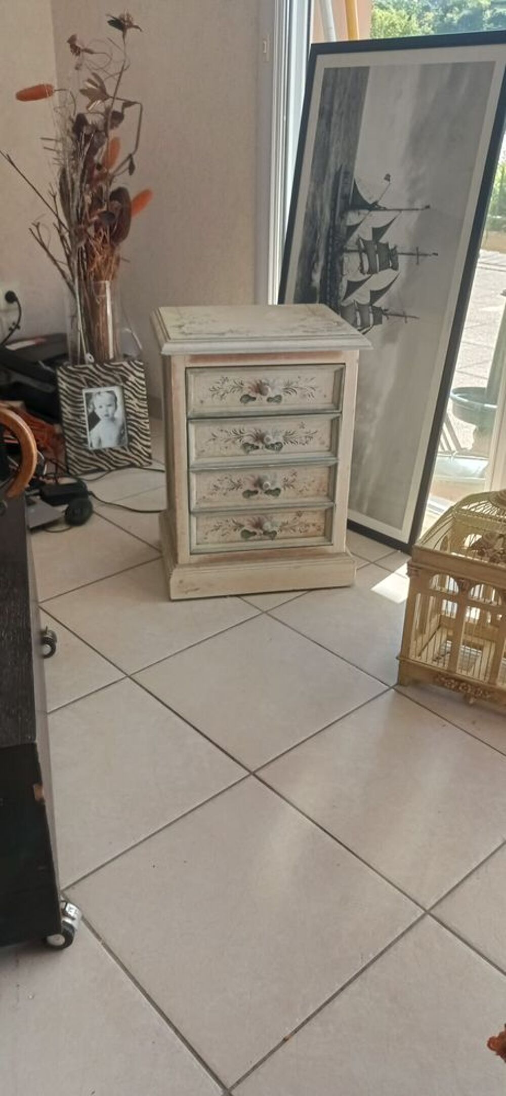 Petite commode peinte a la main Meubles