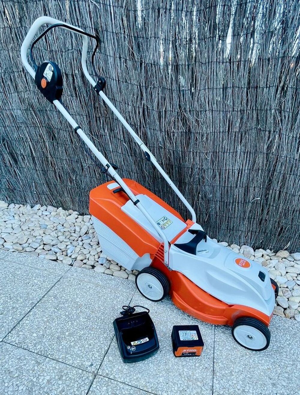 Tondeuse Stihl Viking Wolf &eacute;lectrique batterie Jardin