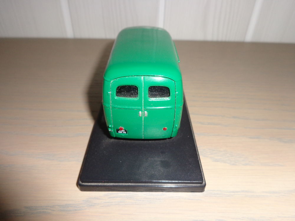 Peugeot d4a perrier 1/43 
