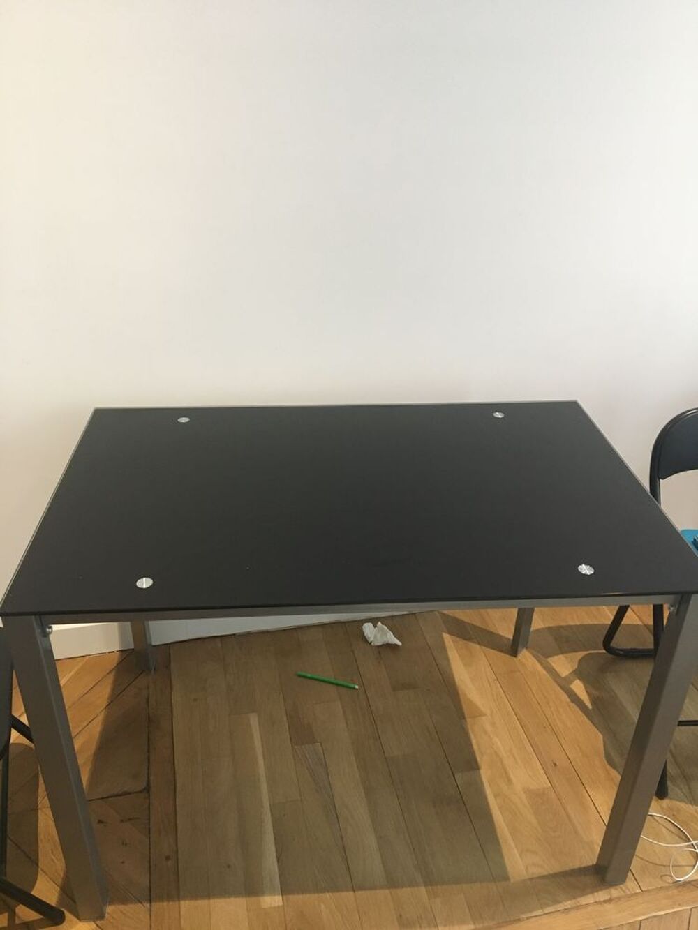 table noire en verre Meubles
