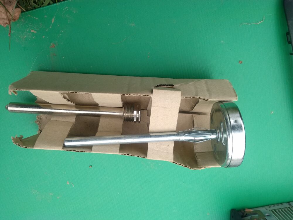 THERMOMETRE 0-500&deg;C AVEC DOIGT DE GANT Bricolage