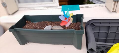 Pot de fleurs en plastique 25 Cluses (74)