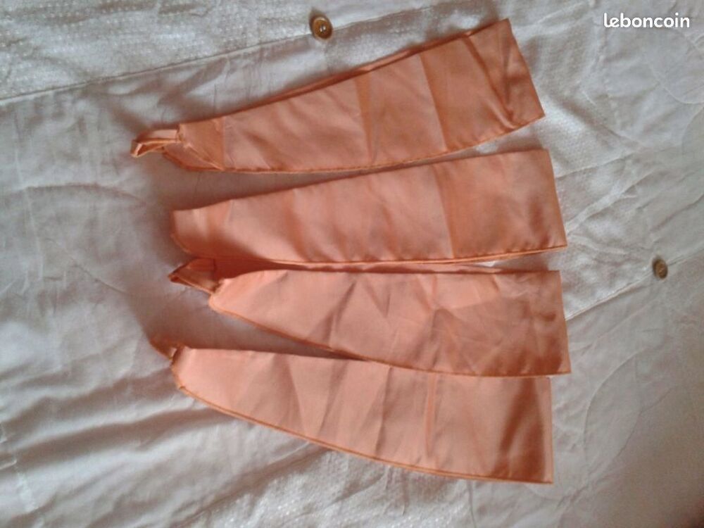 Double rideaux pour deux fen&ecirc;tre, couleur saumon Décoration