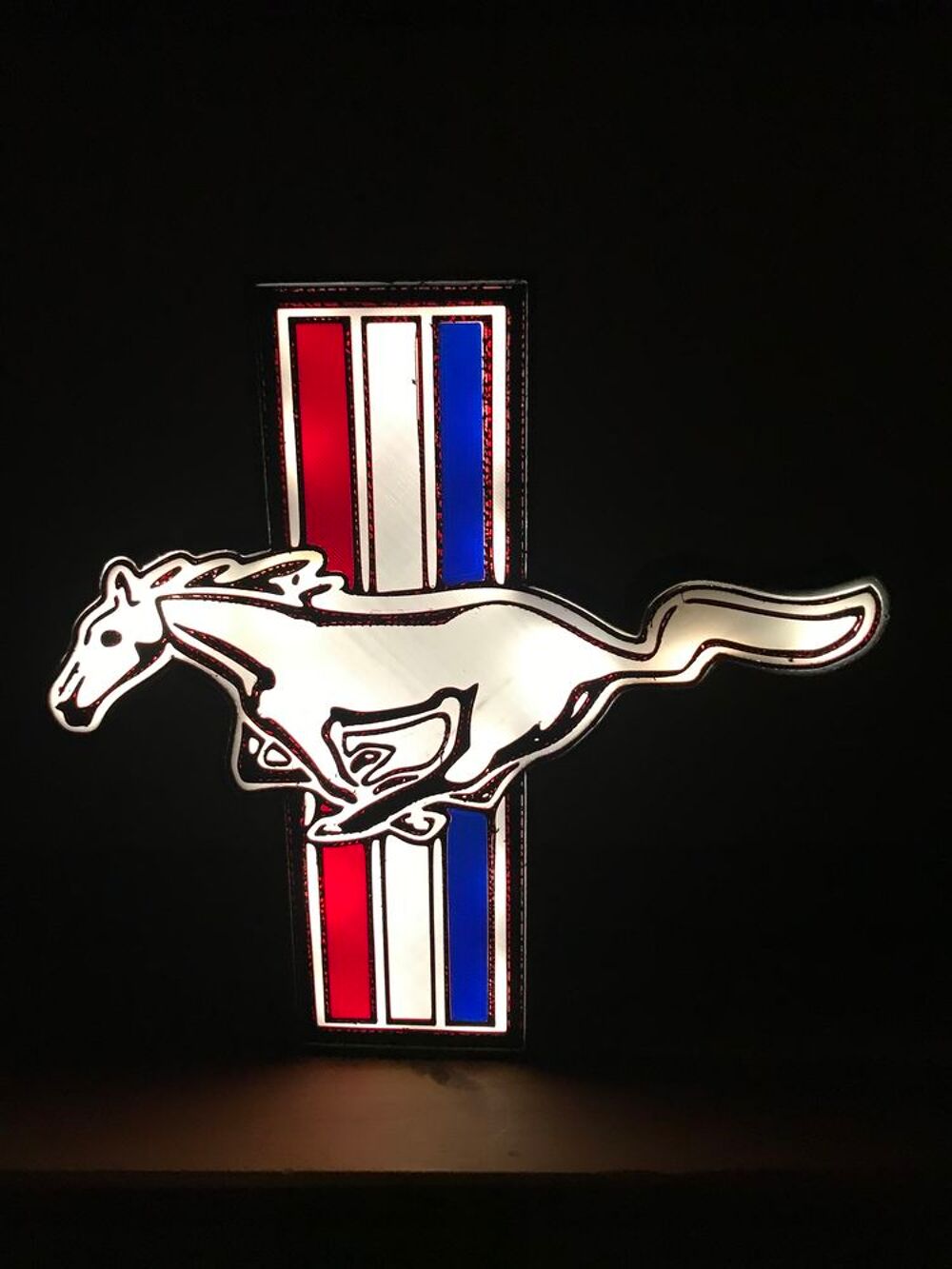 Lampe MUSTANG &eacute;clairage led &agrave; piles Décoration