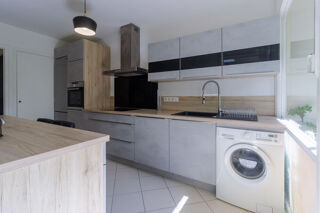  Appartement à louer 4 pièces 87 m²