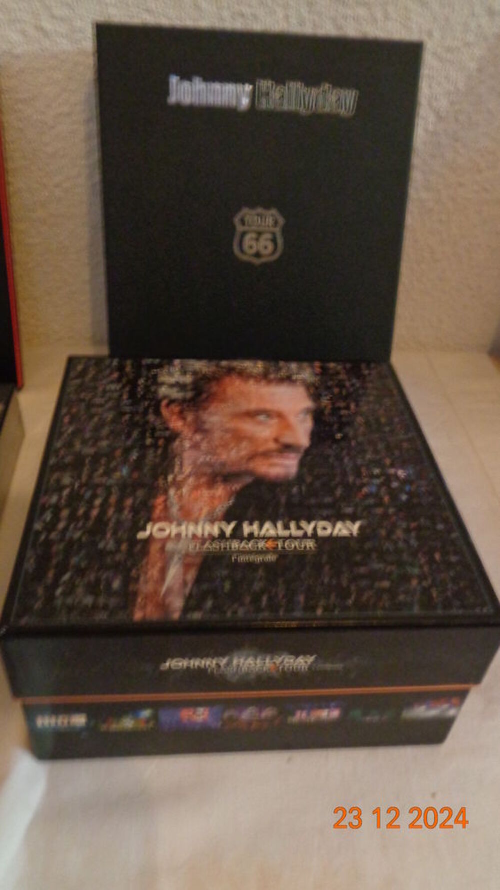 JOHNNY HALLYDAY LOT COFFRETS CD et vinyles