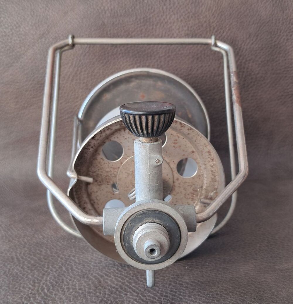 lampe camping gaz lumogaz fixation &agrave; pas de vis 
Sports