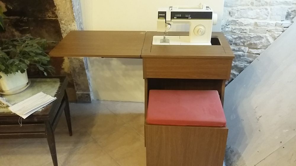 MACHINE A COUDRE SINGER Meubles