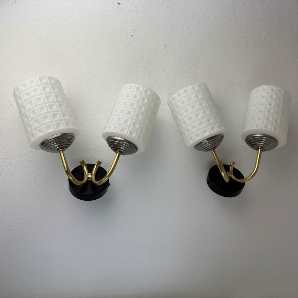 PAIRE D'ANCIENNES APPLIQUES DOUBLES 1950 EN OPALINE VINTAGE
Décoration