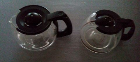 Lot verseuses cafetières état neuf. Sur Amiens Rivery. 10 € pièce. Pas d'envoi. Rivery (80)