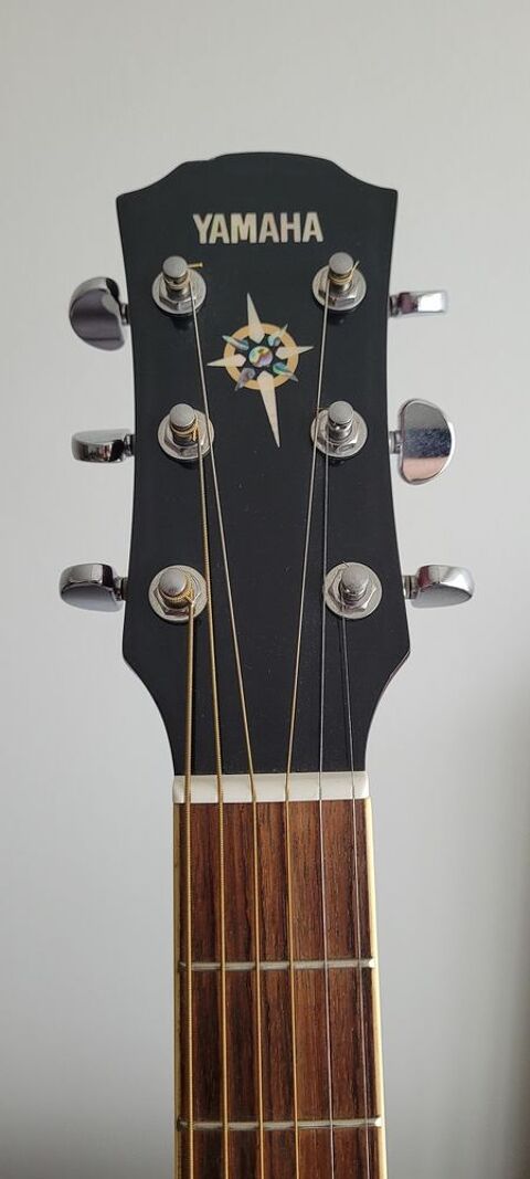Guitare Yamaha lectro acoustiq. + tui bois Tobago + sangle 300 Nantes (44)