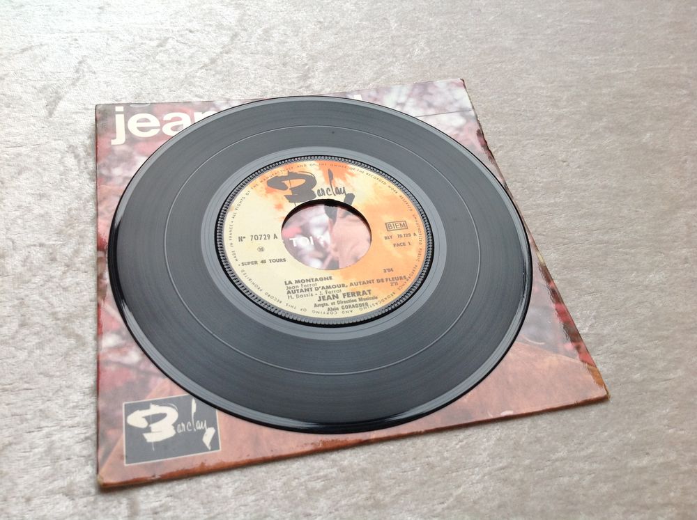 JEAN FERRAT 4 TITRES DONT LA MONTAGNE Envoi Possible
CD et vinyles