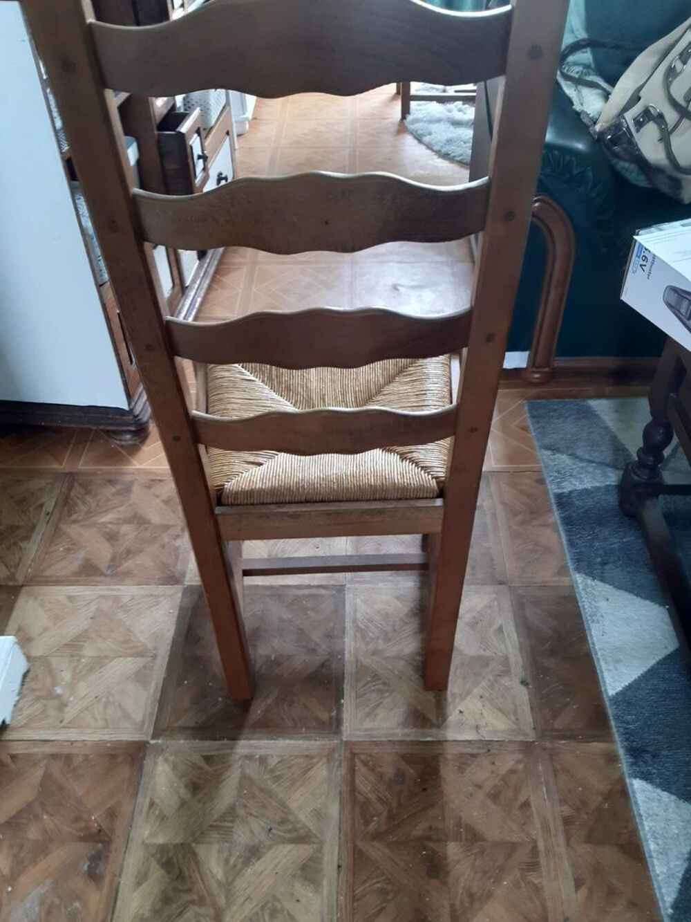tr&egrave;s jolie chaises rustiques j en ai plusieurs 