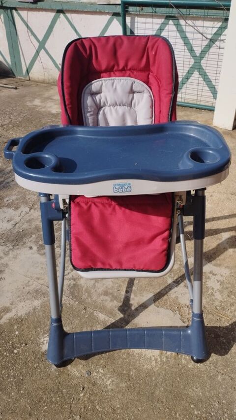 chaise haute excellent etat monsieur bebe + matelas lit bebe 10 Mâcon (71)