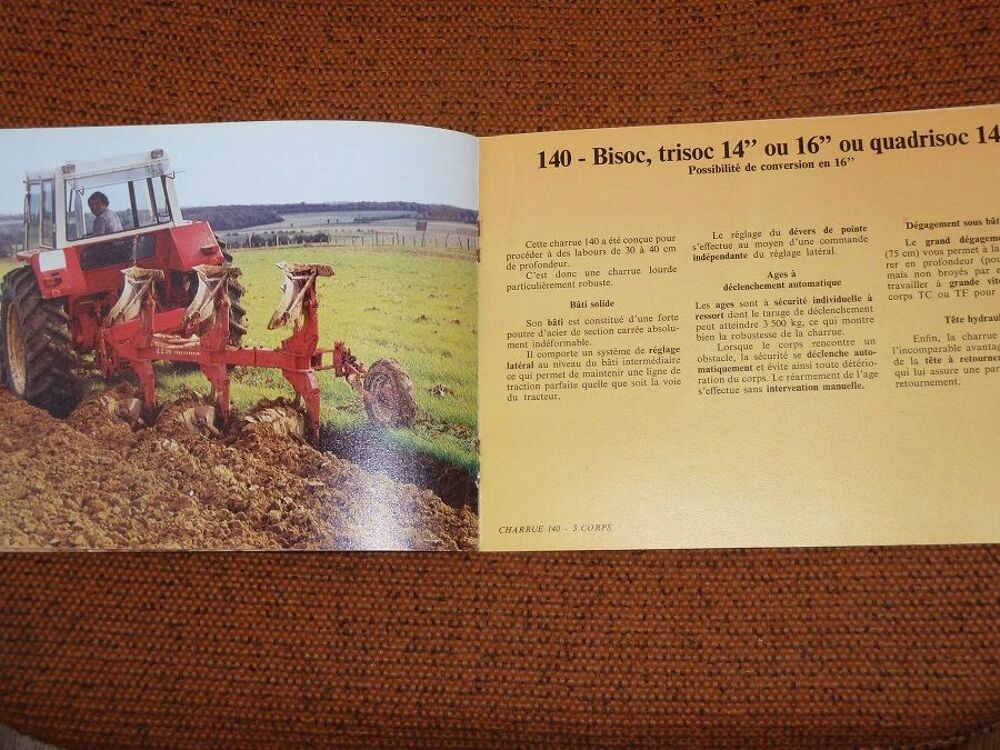 Catalogue Gamme charrues r&eacute;versibles INTERNATIONAL 1977 Livres et BD