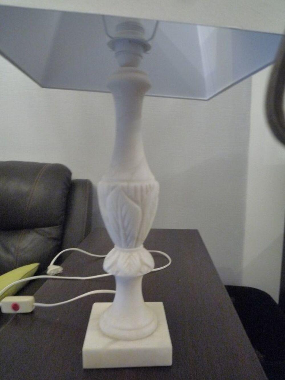 Lampe &agrave; poser aspect marbre Décoration