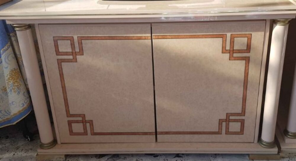 Grand buffet 2 corps r&eacute;sine italienne et son meuble tv Meubles