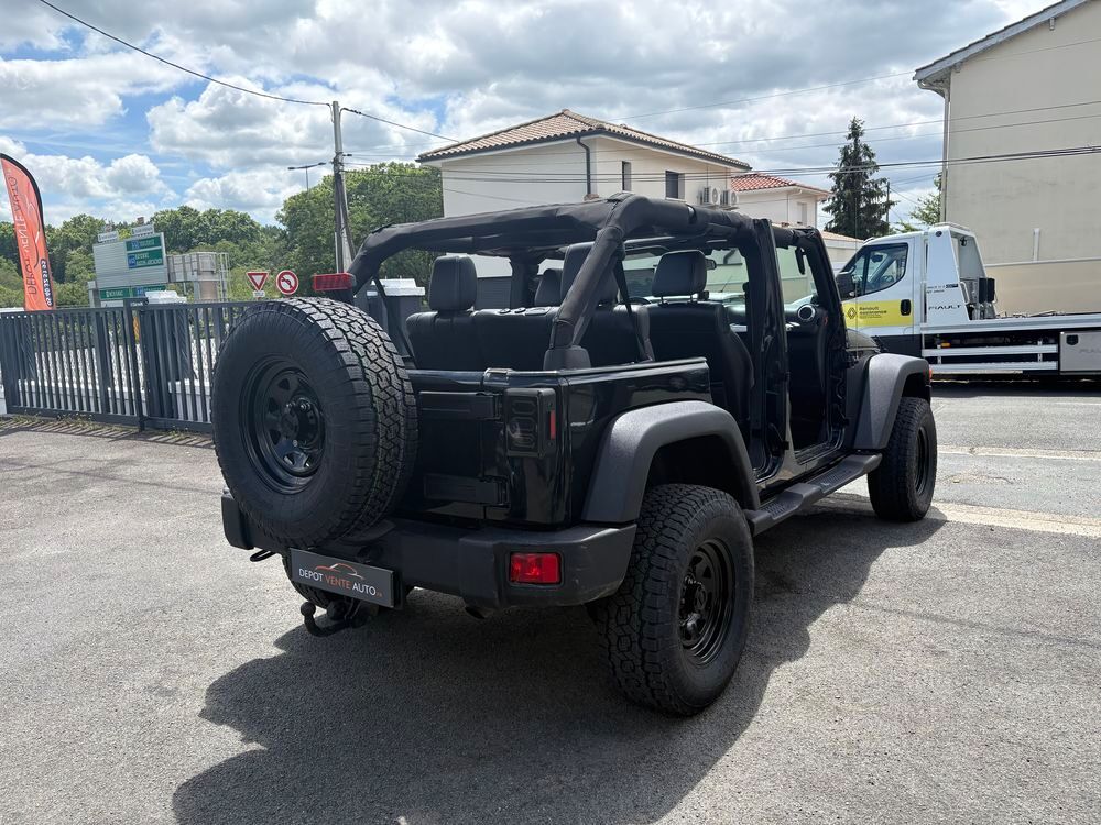 Wrangler 2.8 CRD 200 Unlimited Sport 2012 occasion 33560 Carbon-Blanc