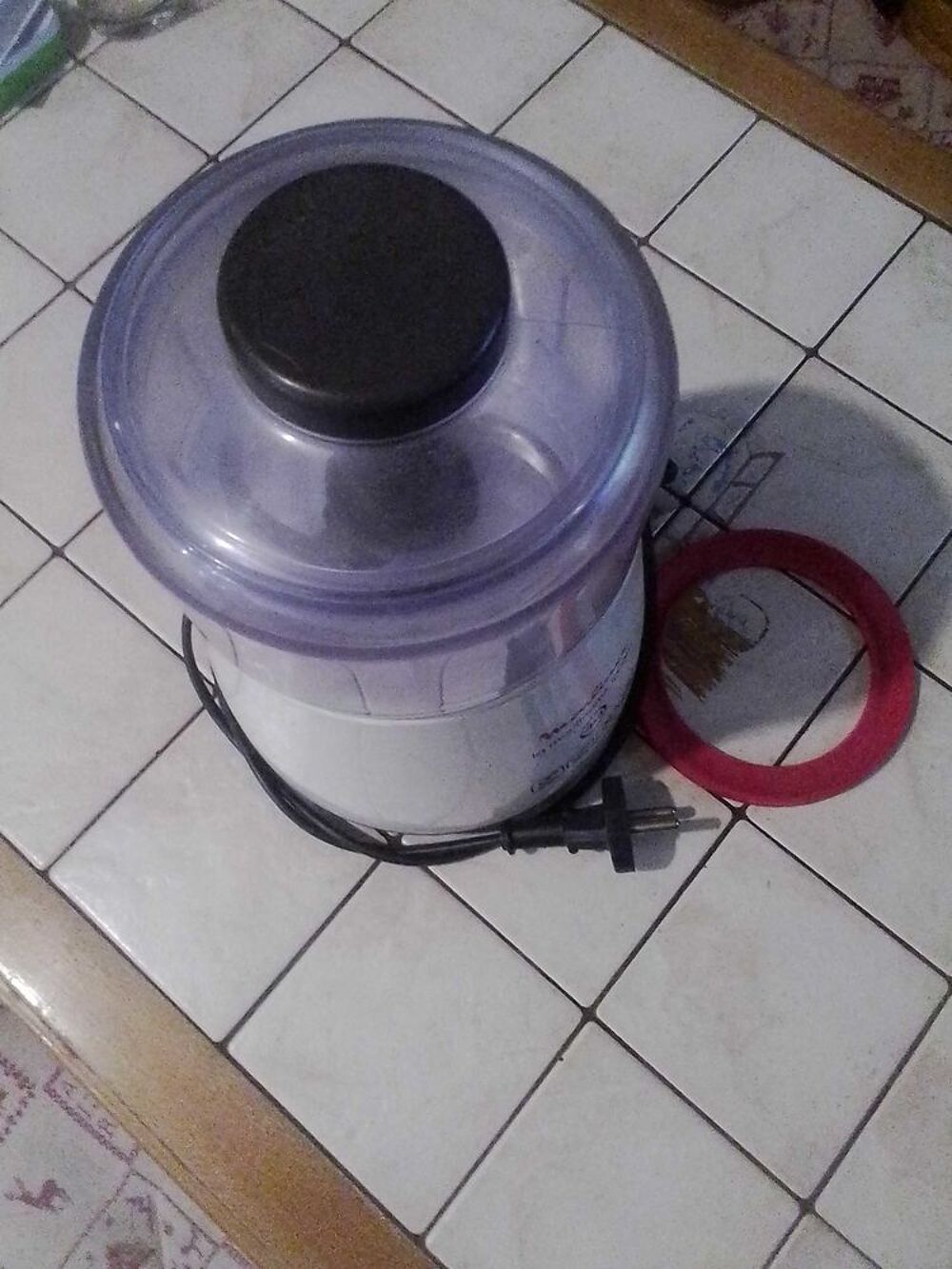 broyeur Moulinex pour persil hach&eacute;, oignons,ail,ex.. Electroménager