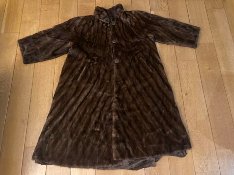 Manteau long en vison marron 450 Paris 14 (75)