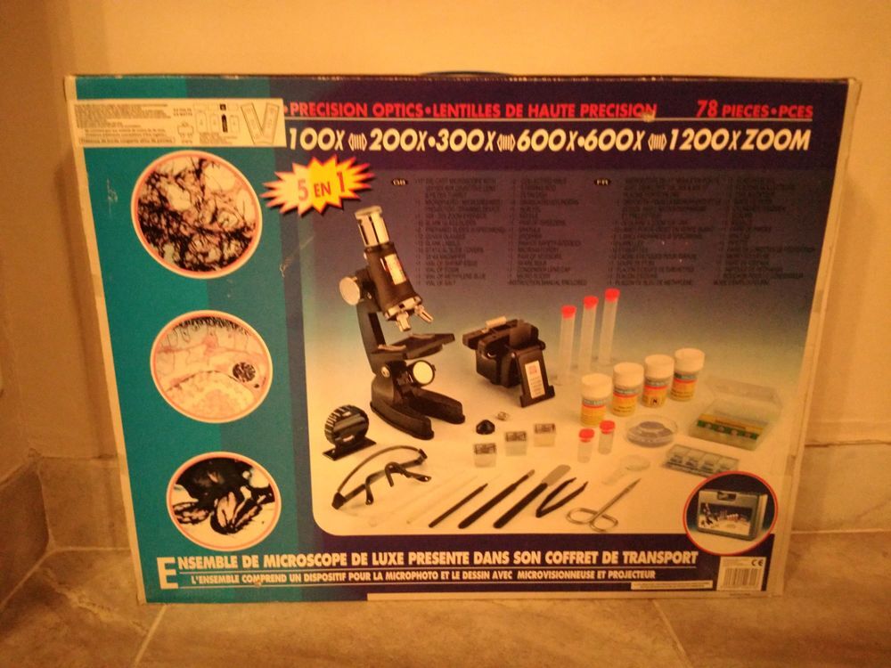 Beau microscope neuf complet 5 en 1 quasi neuf Jeux / jouets