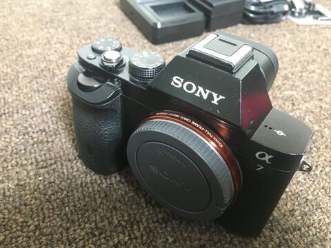 Appareil photo numrique 24,3 mgapixels Sony Alpha A7 - POIGNE BATTERIE CAGE PAQUET NOIRE 550 Toulon (83)