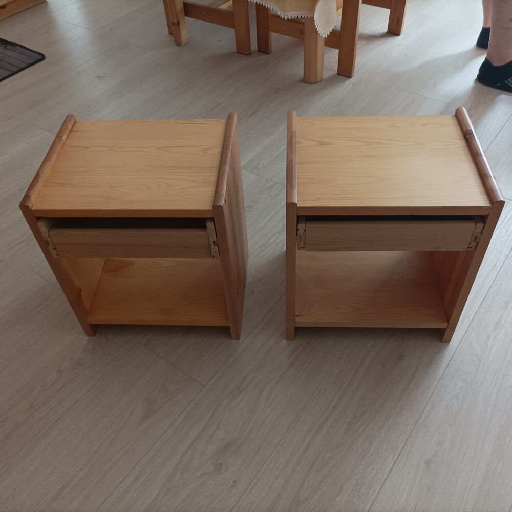 CHAMBRE EN PIN VERNIE NATUREL Meubles