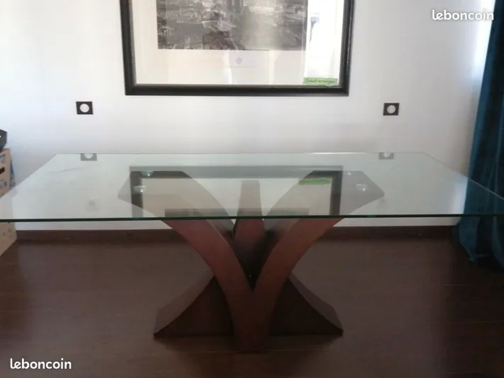 Table &agrave; manger en verre avec pied en bois moderne Meubles