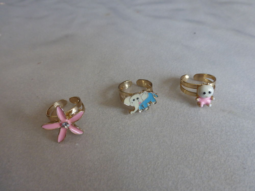 BAGUE ENFANT r&eacute;glable - neuve Bijoux et montres