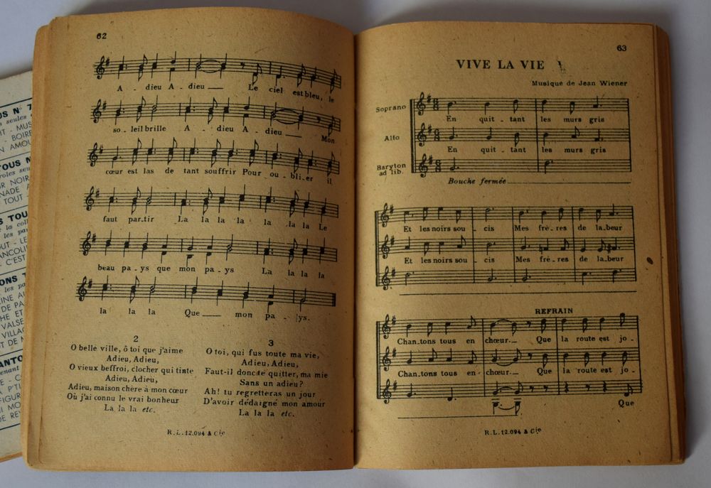 4 RECUEILS CHANSONS POUR TOUS - TEXTES. 1940-50 Livres et BD