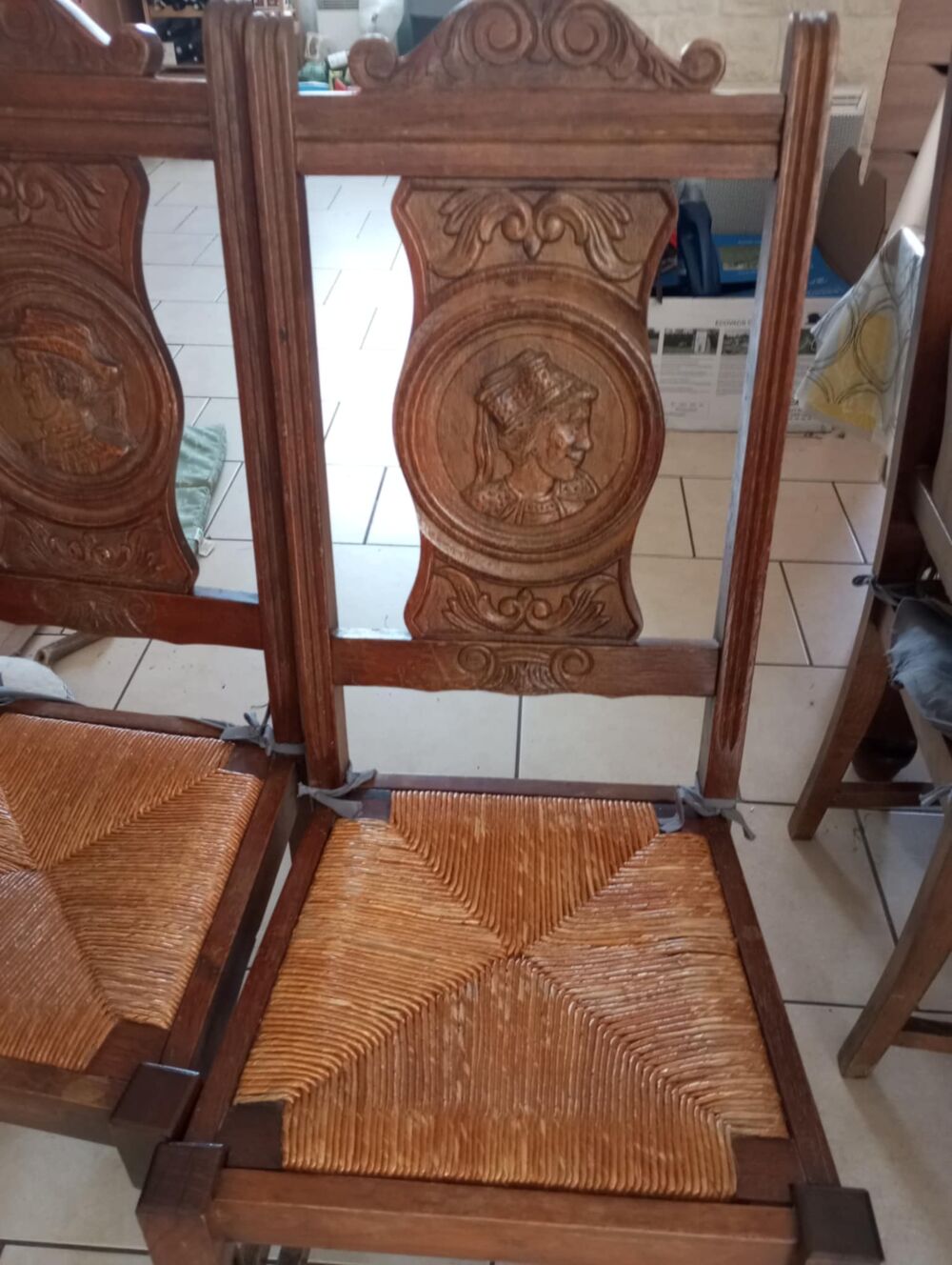 Ensemble buffet et tables avec ses six chaises Meubles