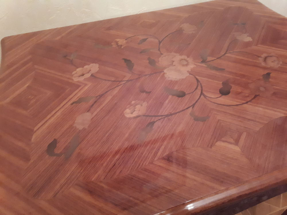Table &agrave; jeu plateau pivotant d&eacute;cor marquet&eacute; LOUIS XV Meubles